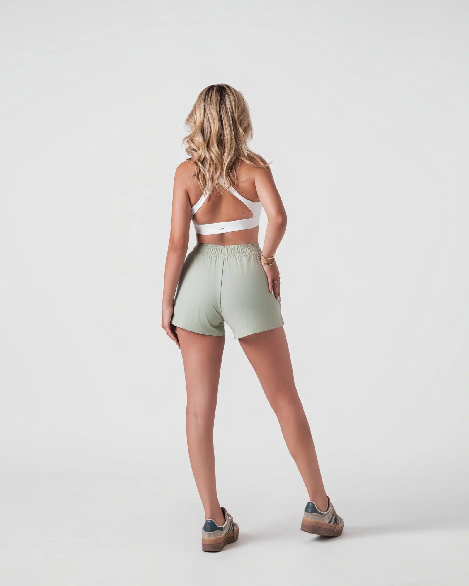 Ensemble Solène protection solaire : short vert et veste vert talc