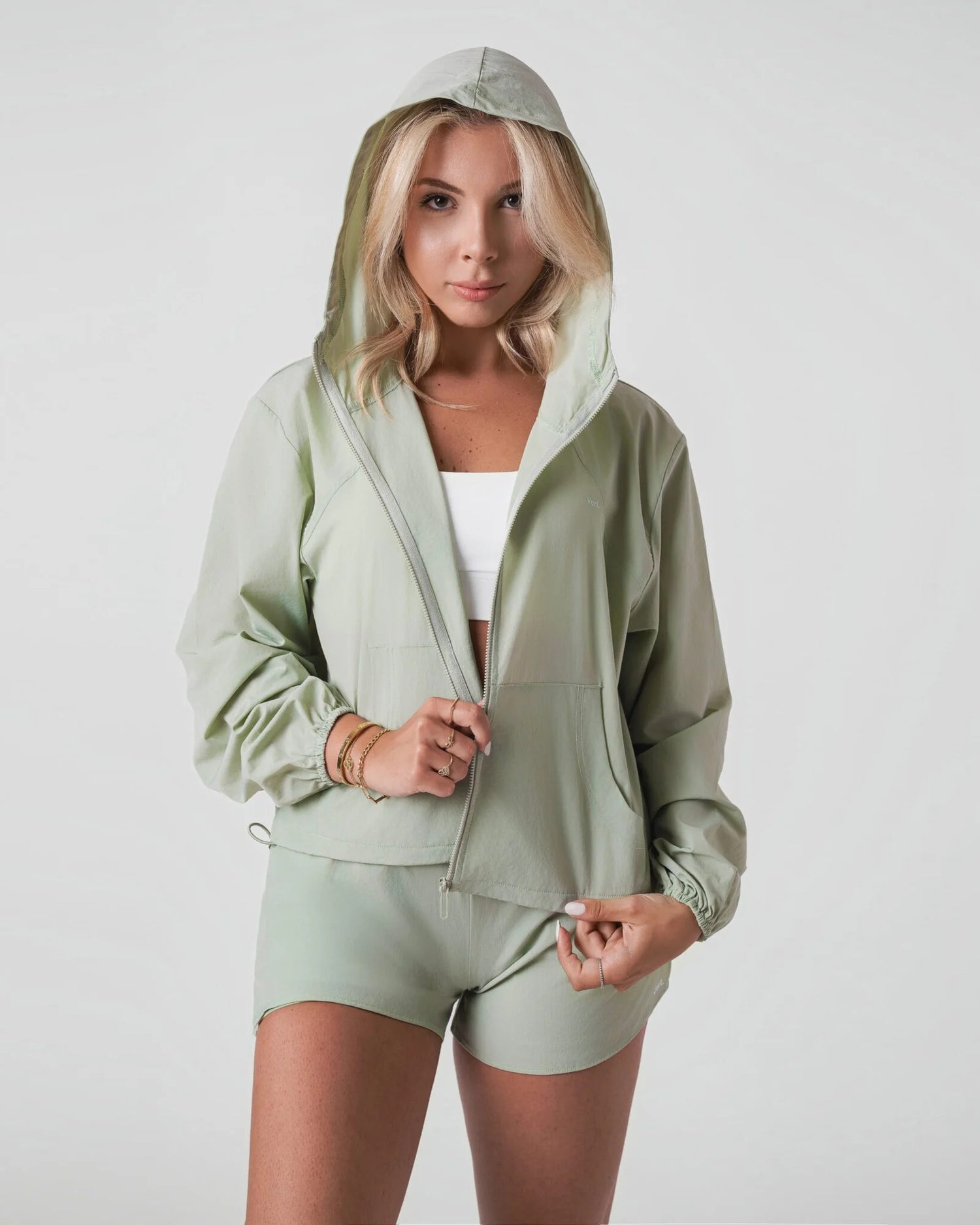 Ensemble Solène protection solaire : short vert et veste vert talc